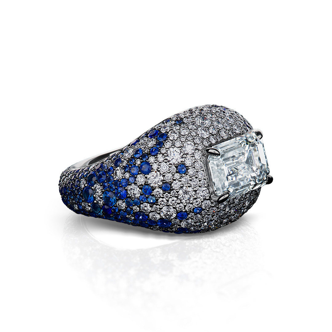 Bagherra Ring mit einem Diamanten D/flawless 3.02ct. und Safiren