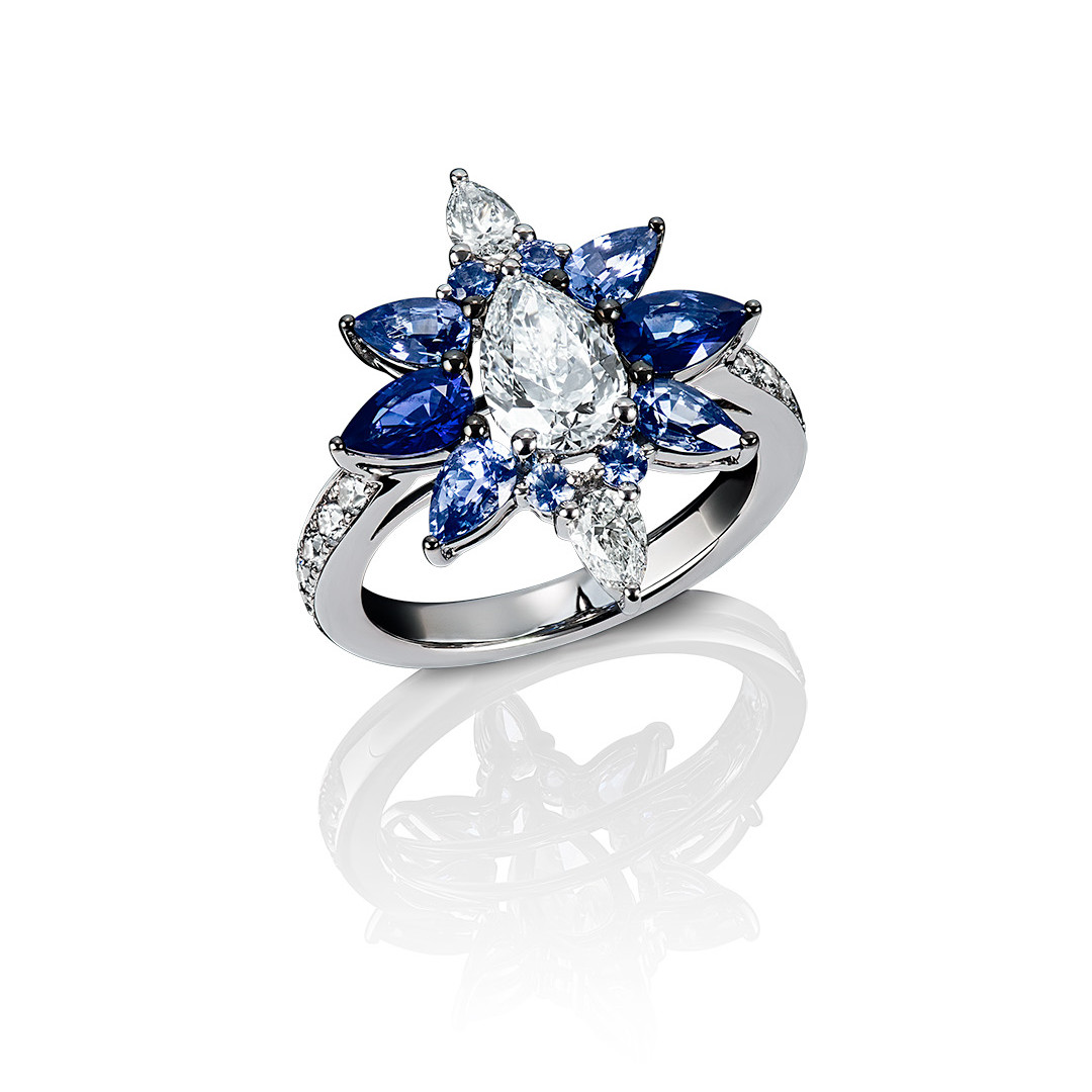 Bleu Baiser Ring mit Diamanten und Safiren